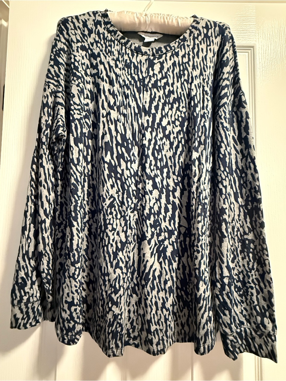 Liz Claiborne Navy and Grey Abstract Print Long Sleeve Top